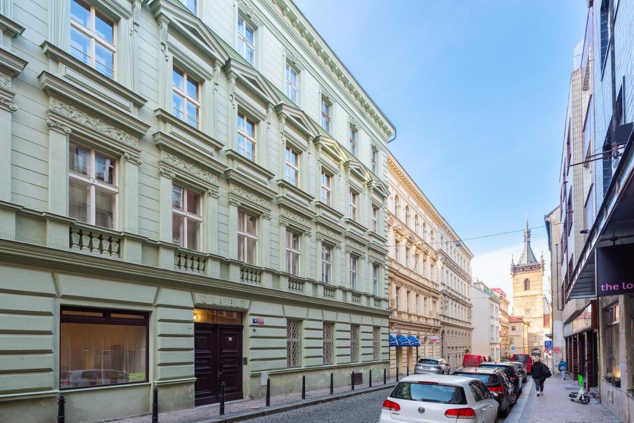 Budget Reznicka Apartment Praga Exterior foto